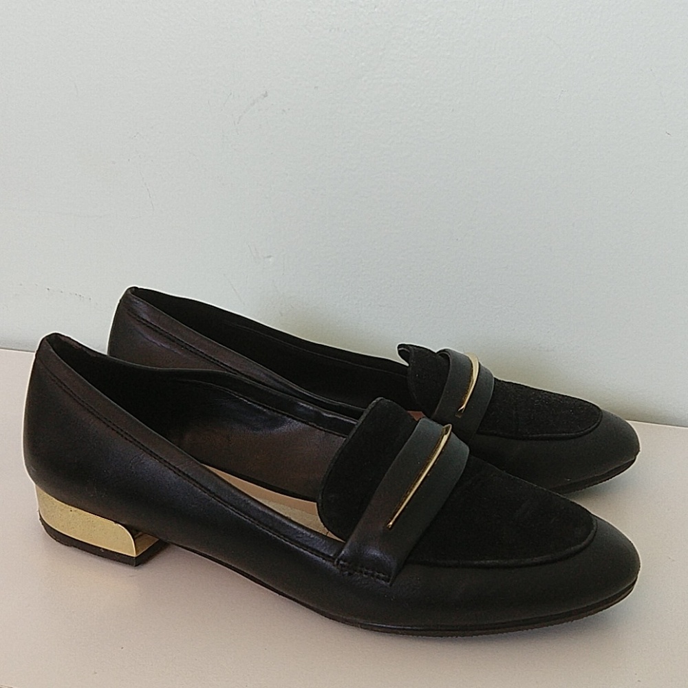 Shoes - Picture 2 of 3